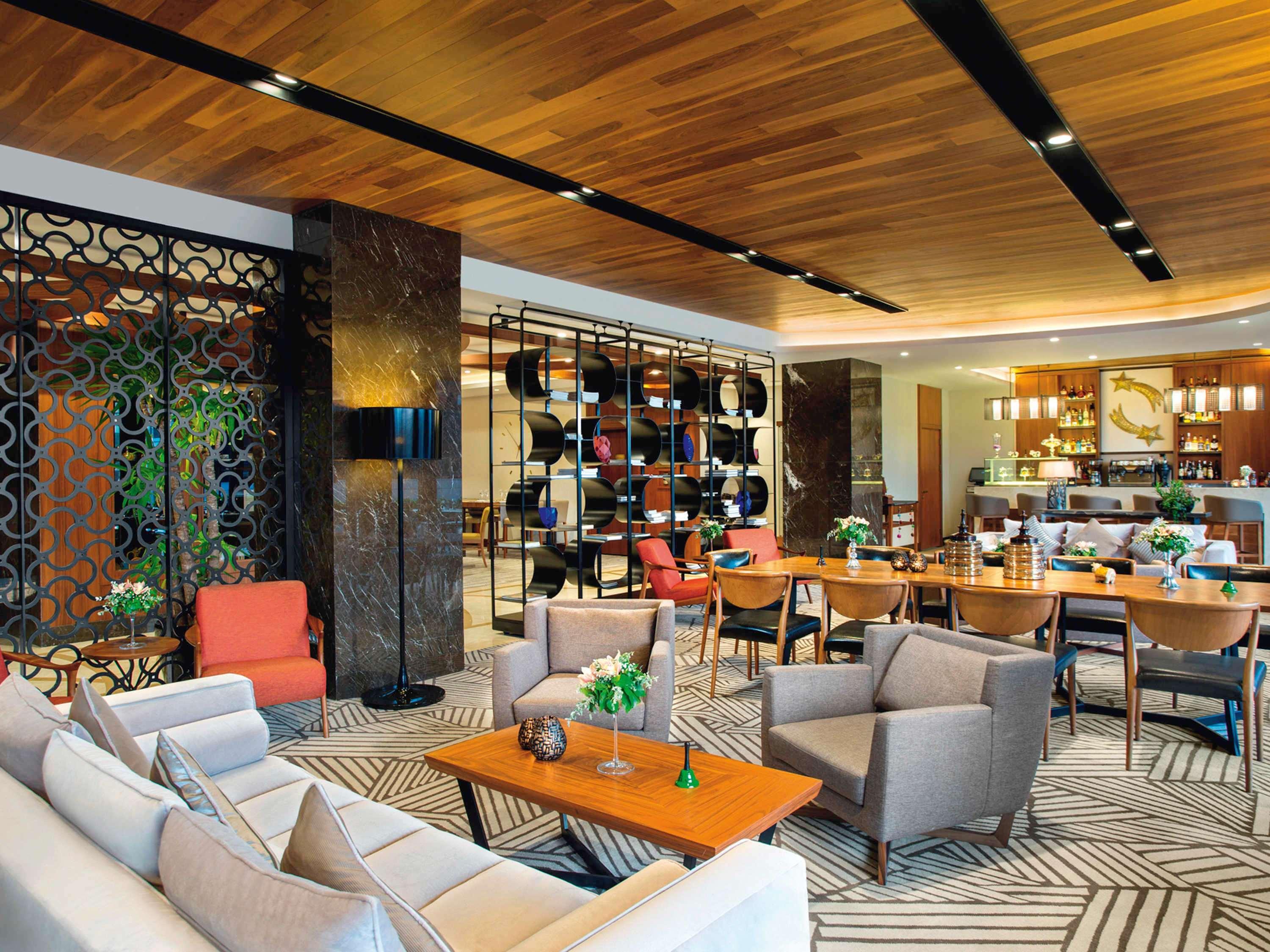 Moevenpick Istanbul Hotel Golden Horn Exterior foto The lobby of the hotel