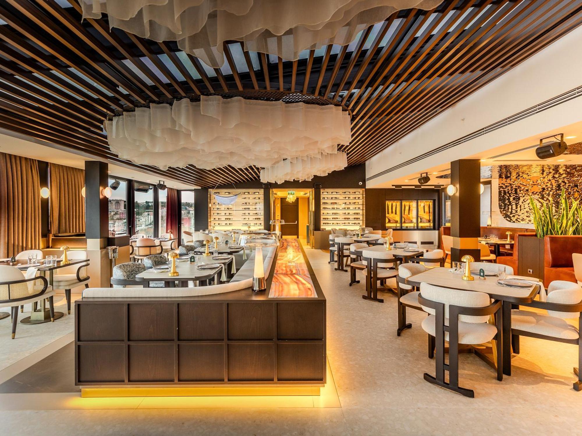 Moevenpick Istanbul Hotel Golden Horn Exterior foto The interior of the restaurant
