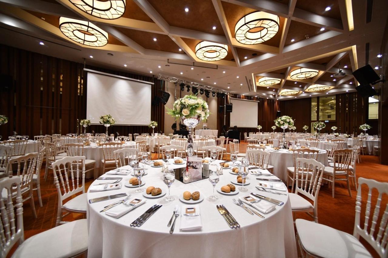 Moevenpick Istanbul Hotel Golden Horn Exterior foto The ballroom at the Royal Albert Hall